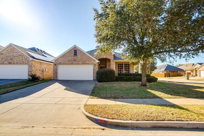 Photo - Beautiful Corner Lot Home in North Arlington- 3 Bed, 2 Bath- Ready for New Tenants- Arlington ISD