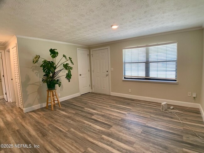 Photo - 435 Sigsbee Rd