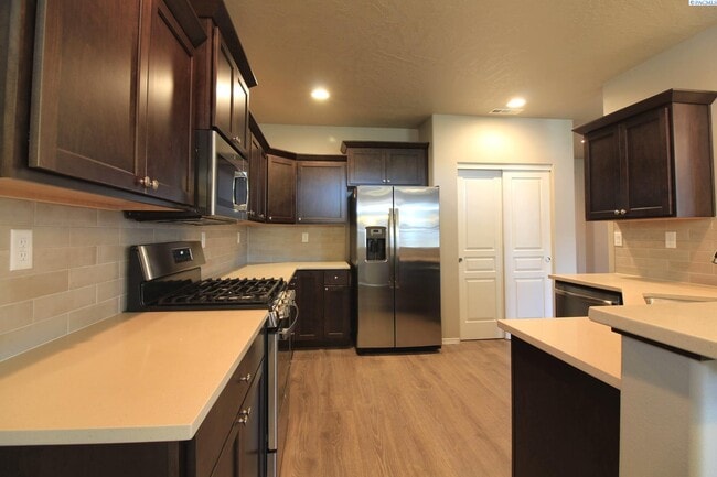 Building Photo - 3 Bed/2 Bath West Pasco Rambler Rental
