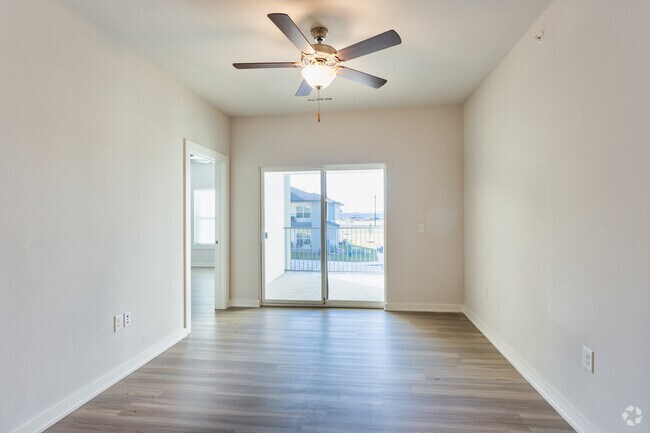 2BR, 2BA - 1142SF