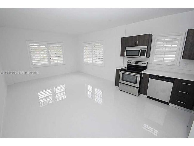 Building Photo - 1255 Pennsylvania Ave Unit 102