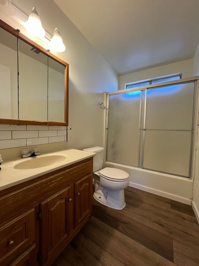 Photo - Cozy 2 Bed, 1 Bath – Great Location, Great... Unit 202