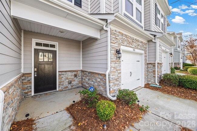 Photo - 1018 Chicory Trce