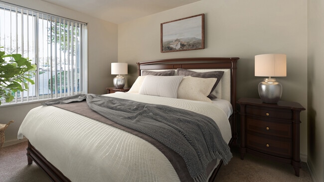 Photo - Graduate Hills & Gardens