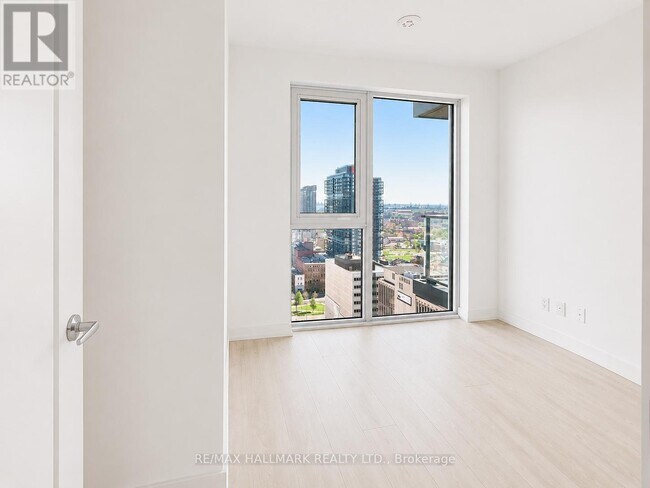 Photo - 75 James St S Unit 2202