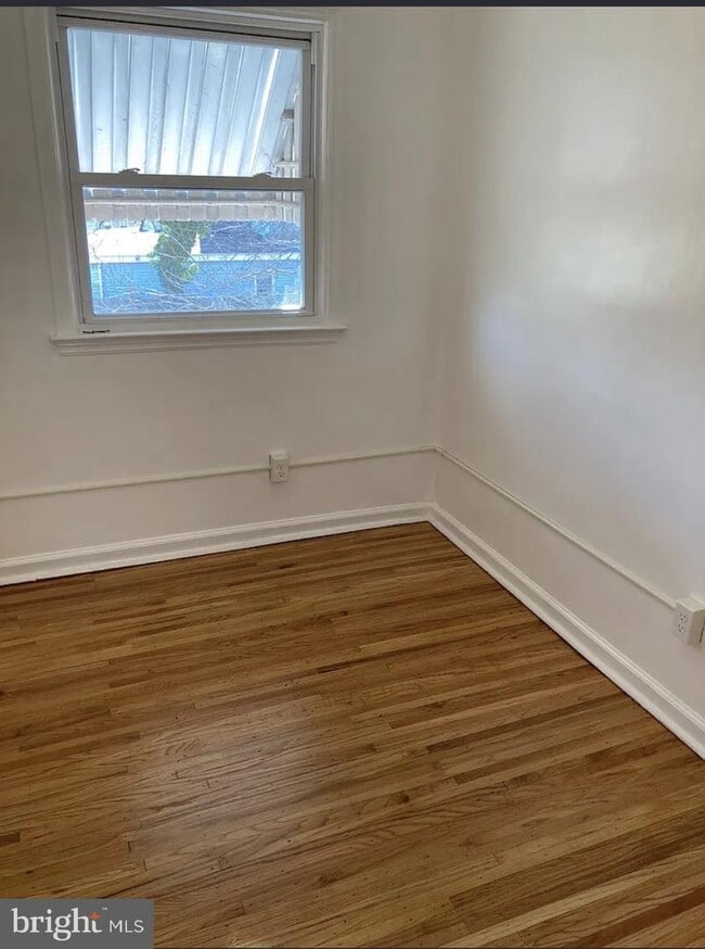 Photo - 3208 Mitchell St