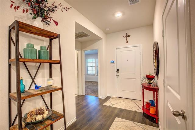 Photo - 1004 Basswood Ln