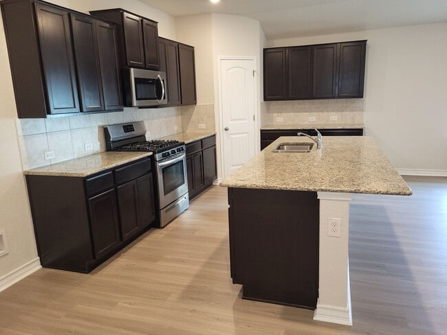 Photo - Pristine Home With Open Floor Plan