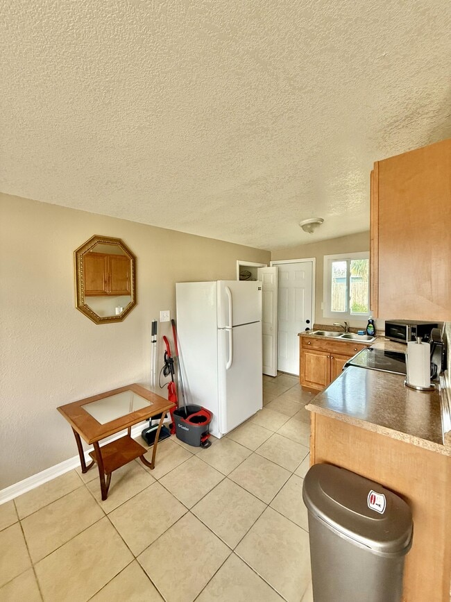 Photo - 12086 105th St