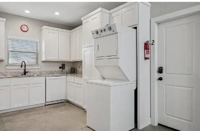 Photo - 703 Maple St