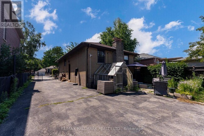 Photo - 43 Trueman Ave