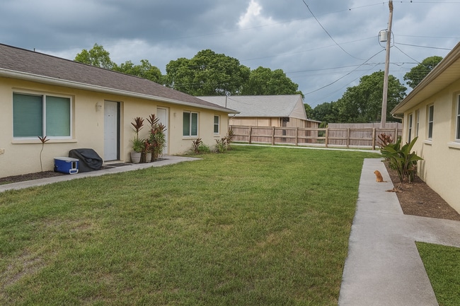 Building Photo - 257 Poe Ave