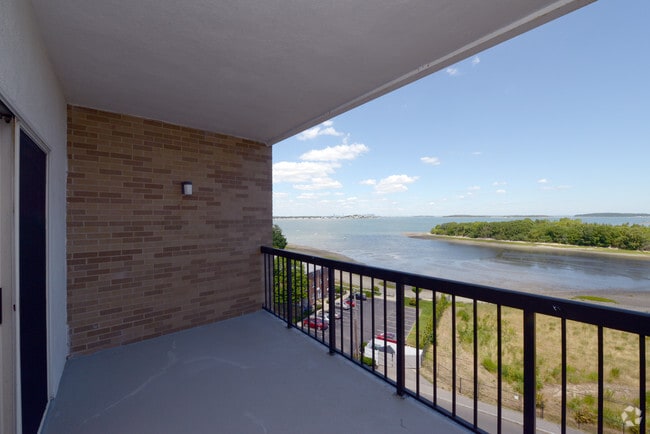 Interior Photo - Eastbay at Weymouthport Rental