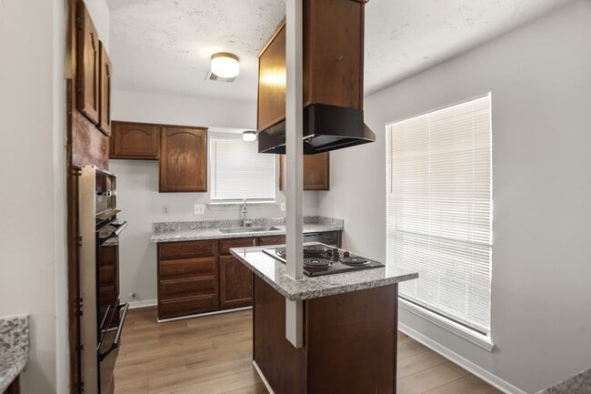 Photo - 2035 Lexington Woods Dr