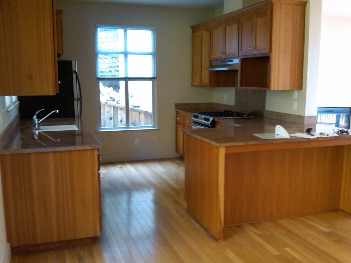 Photo - 642 Southview Ter