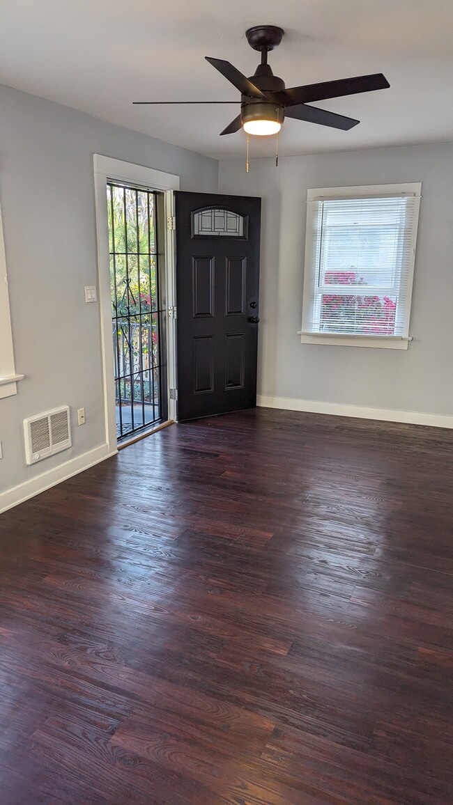 Photo - 806 Kennebeck Ct