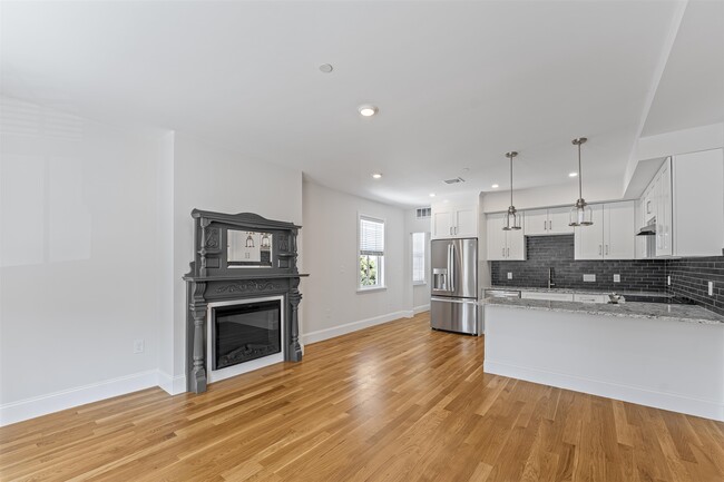 Building Photo - 48-50 Water St Unit 1 Rental