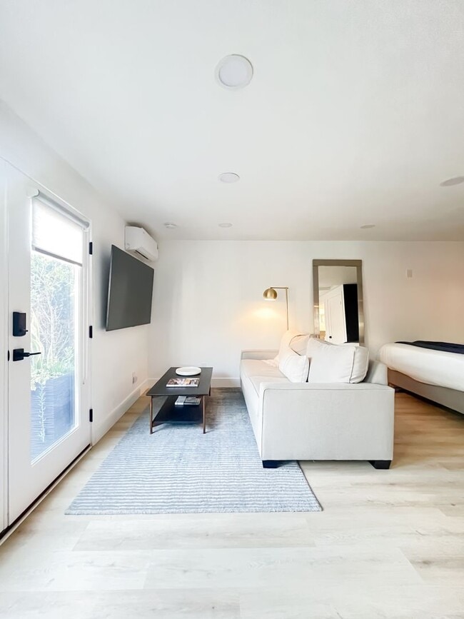 Photo - Open to 3 Month Short Term lease .Brand Ne...