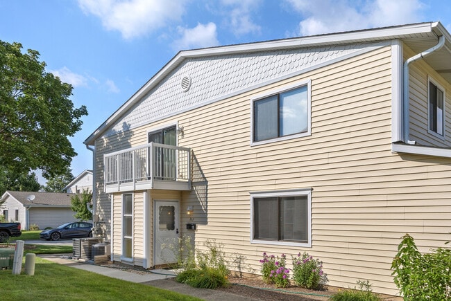 Building Photo - 717 Whitesail Dr Unit 717