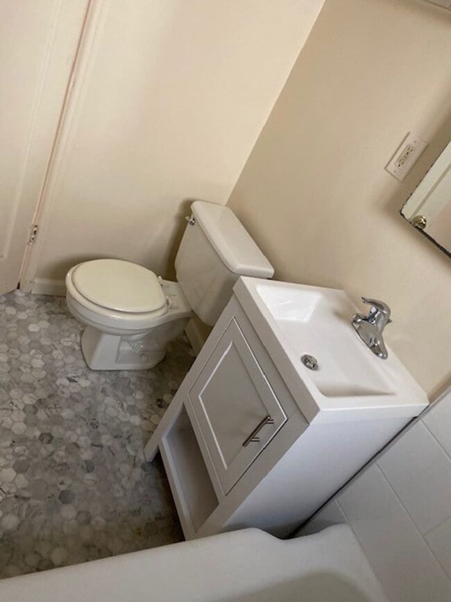 Photo - Illinois St. (3959-63) Unit 3961