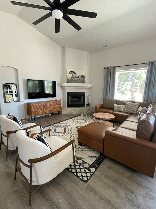 Photo - 5675 Hole in 1 Dr