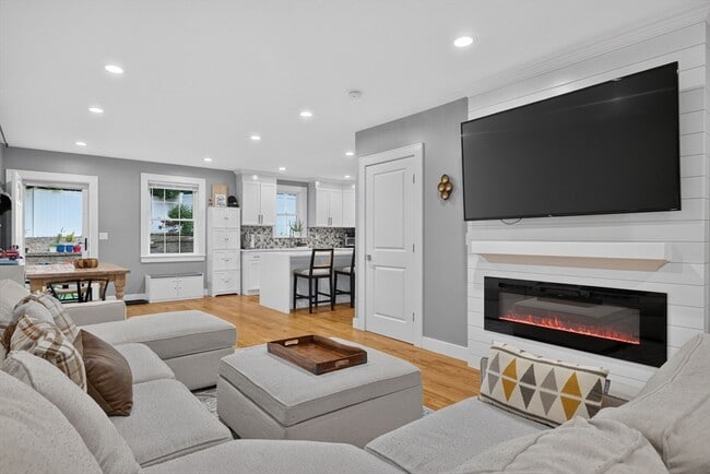 Building Photo - 248 Washington St Unit -