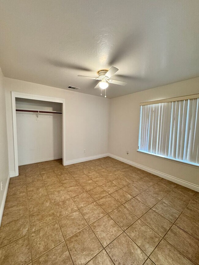 Photo - SW Home 3bed 2bath + office space $2300rent/deposit