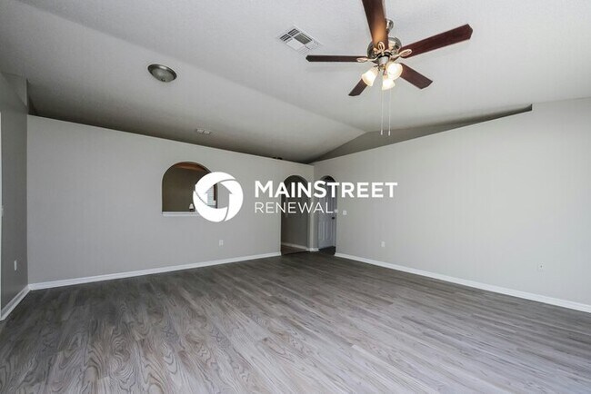Photo - 3 Bedroom Pet-Friendly Home in Kissimmee, FL with Main Street Renewal