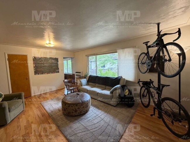Photo - 522 Smith St