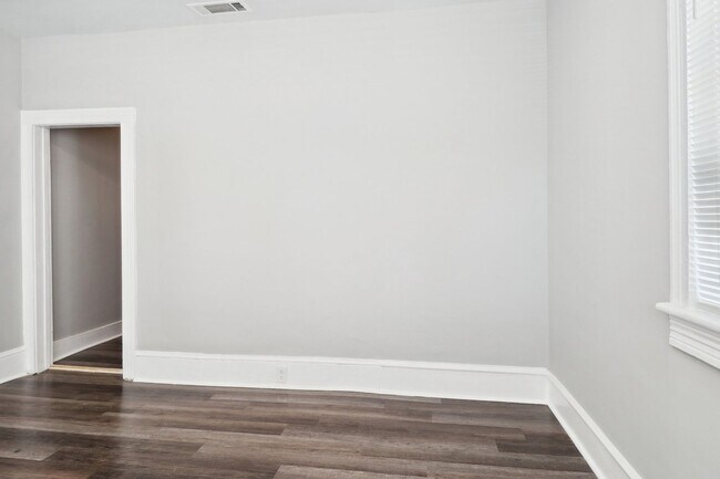 Photo - 504 W 48th St Unit A