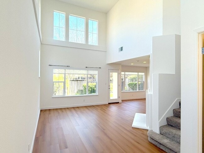 Photo - BEAUTIFUL BRIDGES END TOWNHSE, NEAR PARKS, GOLF COURSE, COYOTE CREEK ELEMENTARY !