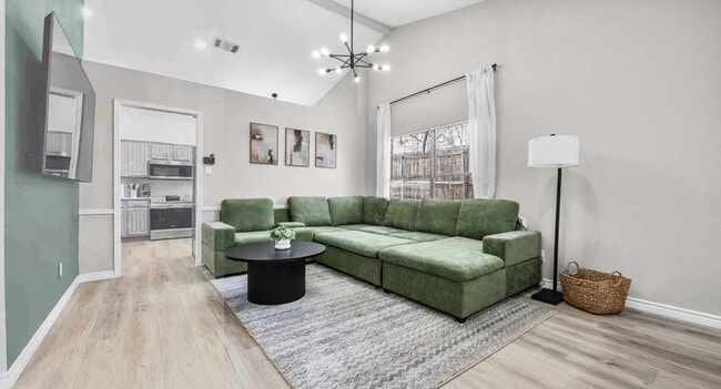 Building Photo - 1040 Eagle Dr