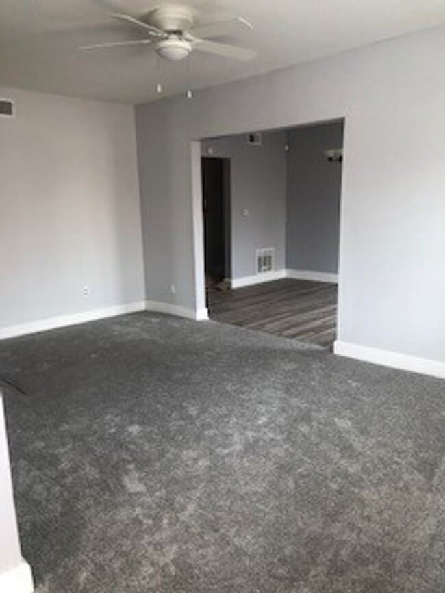Photo - Spacious Two Bedroom near Washington Blvd ...