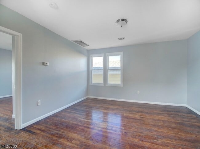 Photo - 156 Crystal St