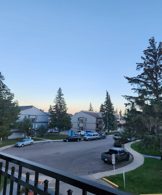 Building Photo - 258 Pinehouse Pl Unit Ready to move-in