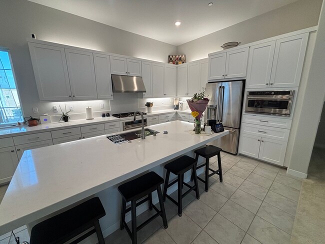 Photo - Beautiful 3-Bedroom Home with Solar in Valencia!