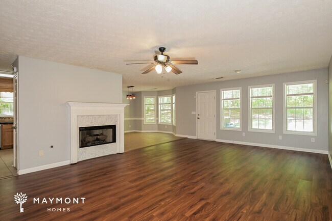 Photo - 47 Lakesprings Dr