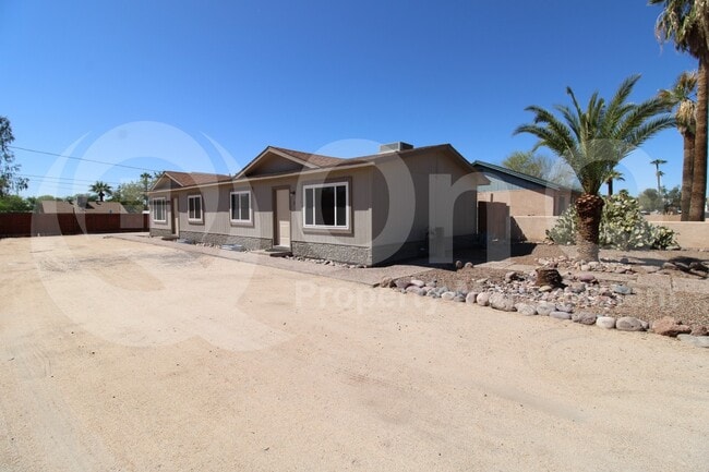 Building Photo - 1021 E Harry St