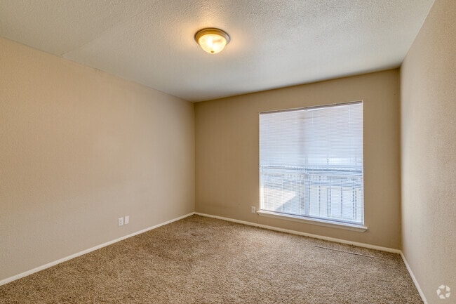 1BR, 1BA 710