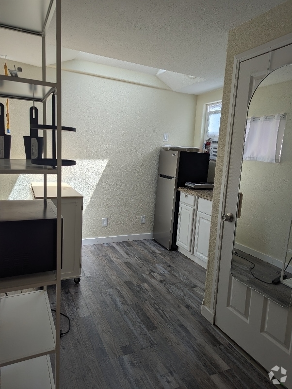 Building Photo - 1127 Grand Ave Unit 6 Rental