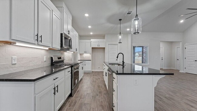 Photo - 109 N Panther Ave