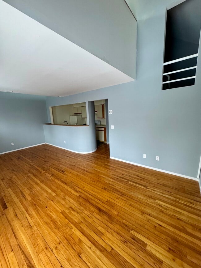 Building Photo - 127 Union St Unit 125-3