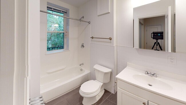 Photo - 130 Sutherland Rd Unit 1