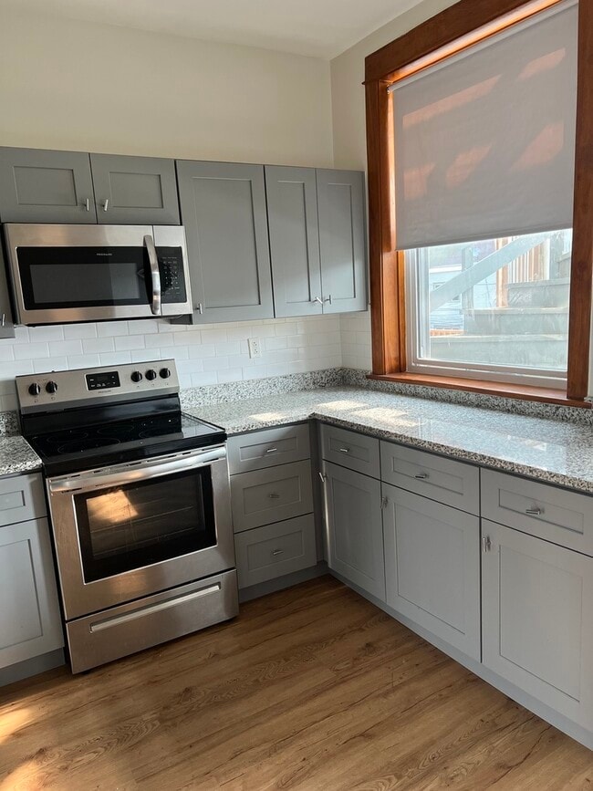 Photo - 6327 N Lakewood Ave Unit 2