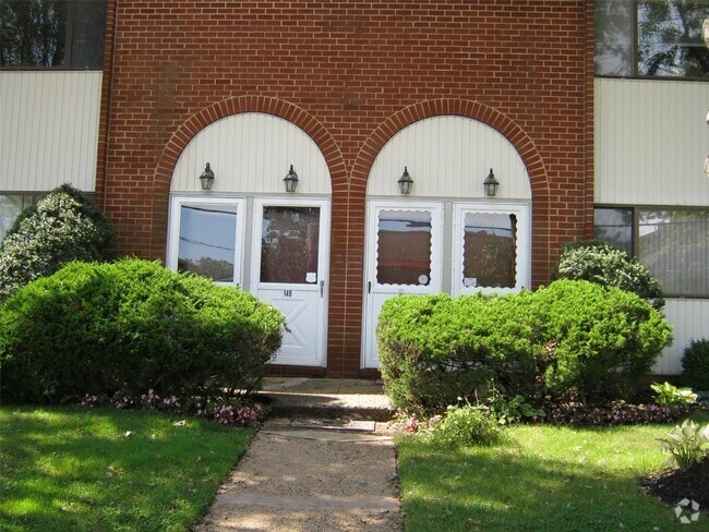Building Photo - 627 Chestnut St Rental