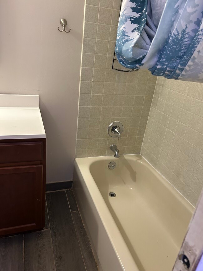 Building Photo - 810 S Owens Ln