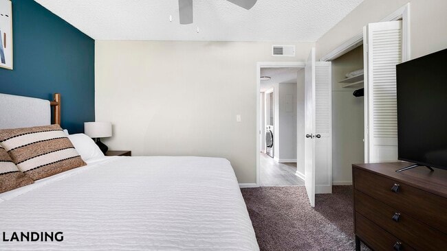 Photo - 231 New Shackle Island Rd Unidad G53