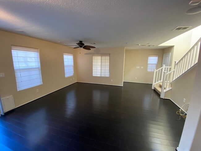 Photo - Beautiful 3 bed/2.5 bath home located in H...