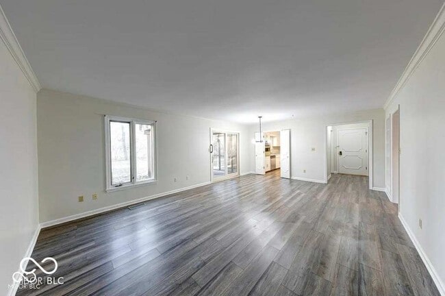 Photo - 5525 Roxbury Terrace