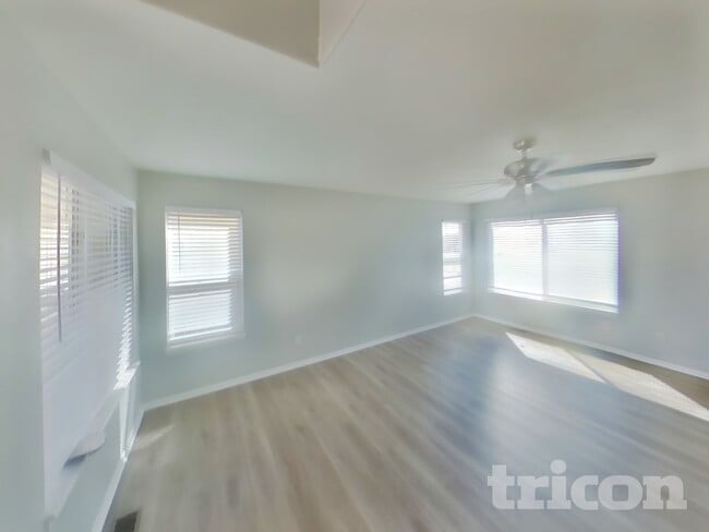 Photo - 7335 Dobbs Dr